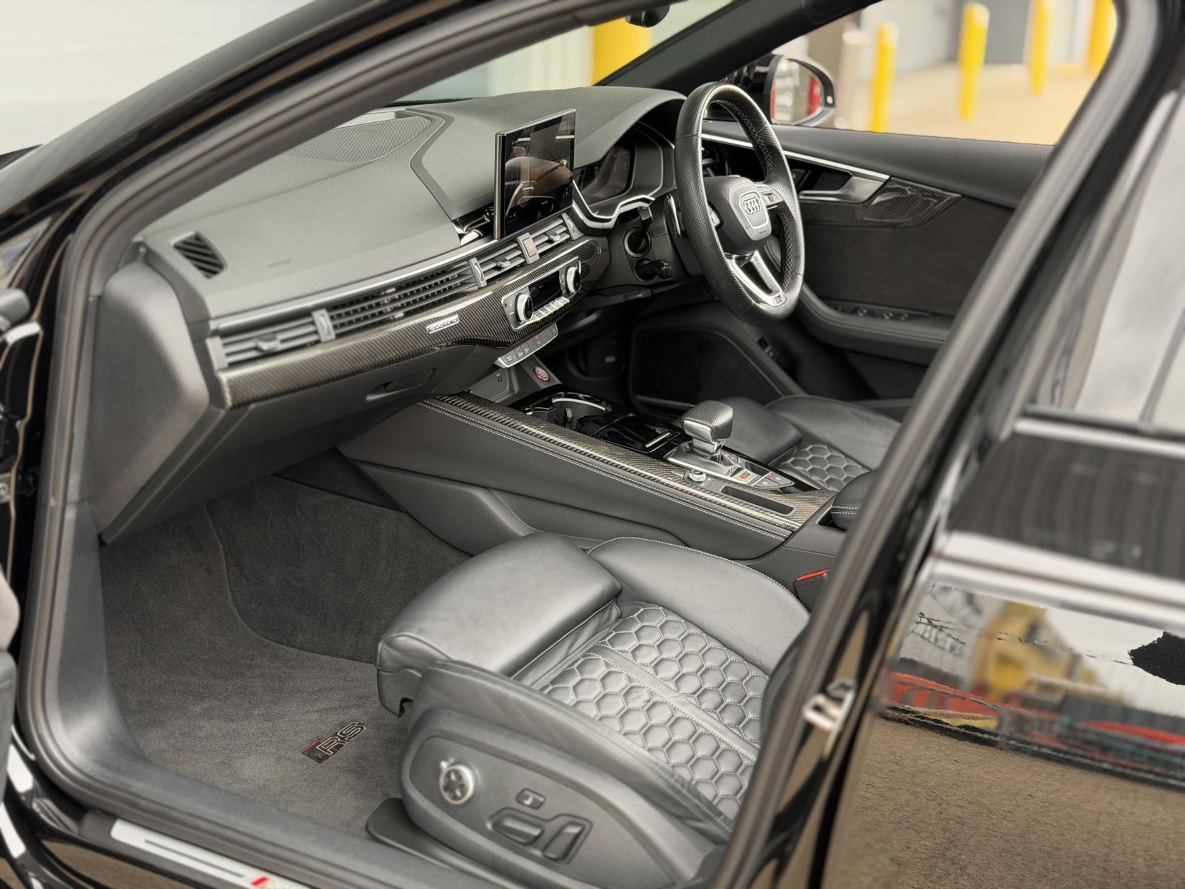 Audi RS4 Avant 2.9 TFSI V6 Carbon Black Estate 5dr Petrol Tiptronic quattro Euro 6 (s/s) (450 ps)