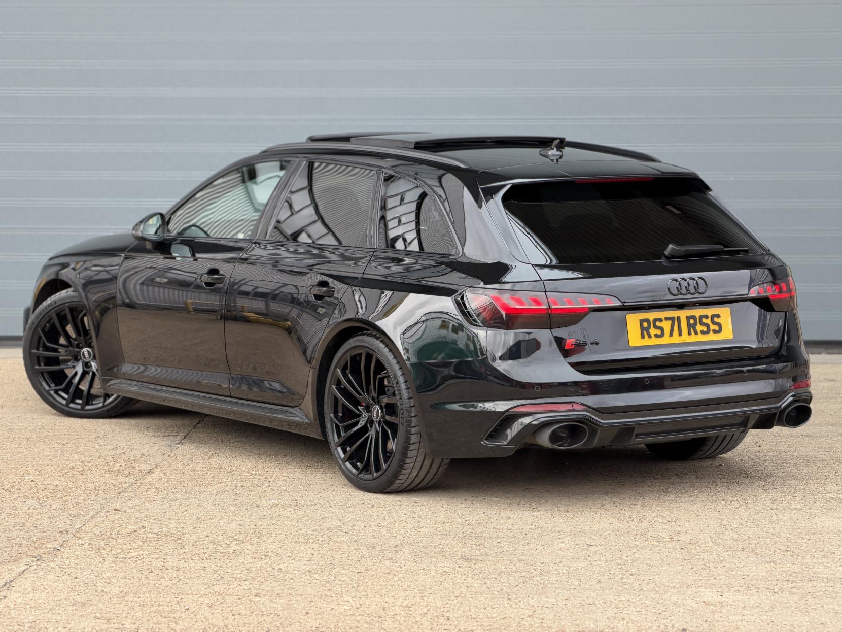 Audi RS4 Avant 2.9 TFSI V6 Carbon Black Estate 5dr Petrol Tiptronic quattro Euro 6 (s/s) (450 ps)