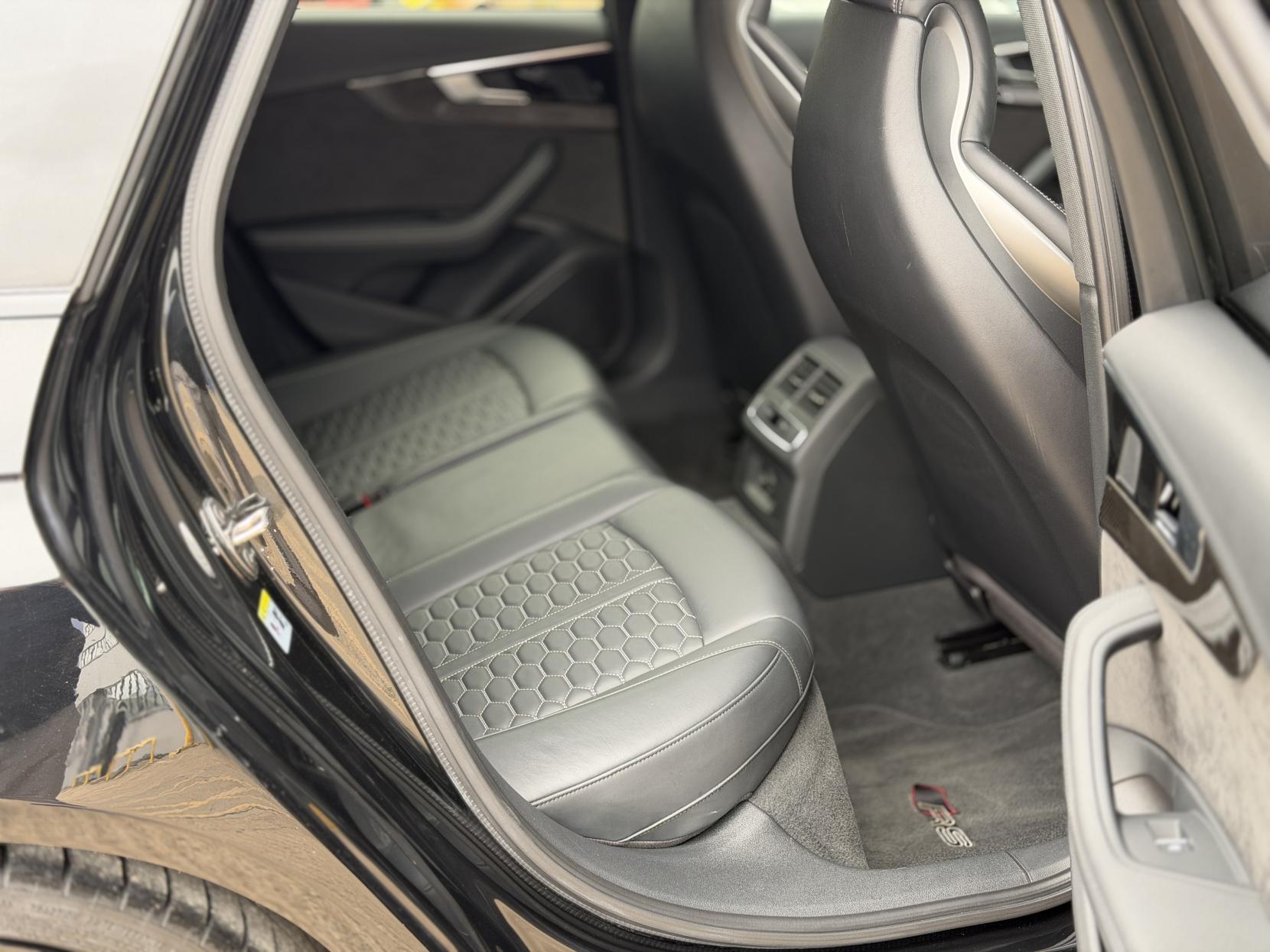 Audi RS4 Avant 2.9 TFSI V6 Carbon Black Estate 5dr Petrol Tiptronic quattro Euro 6 (s/s) (450 ps)