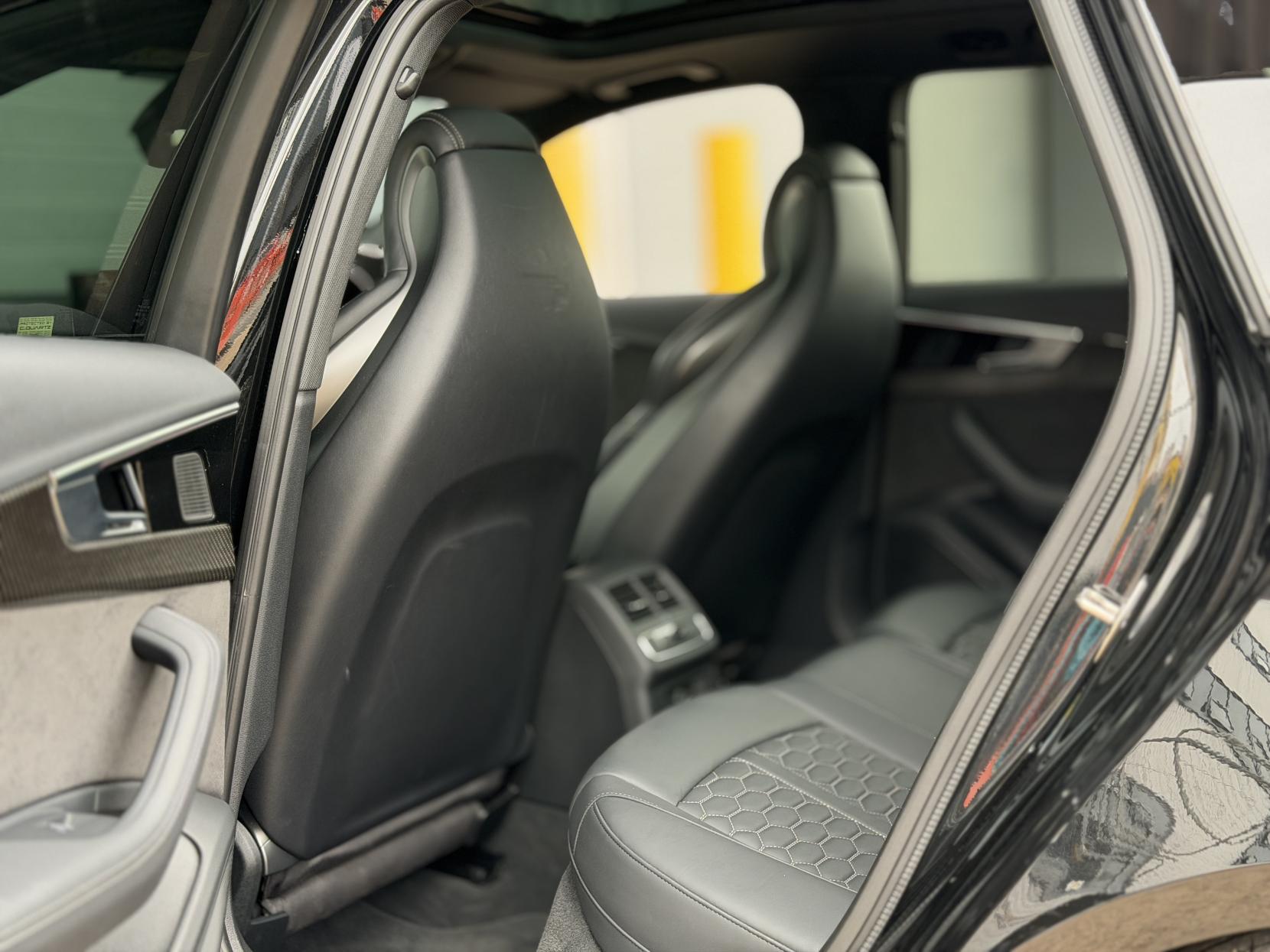 Audi RS4 Avant 2.9 TFSI V6 Carbon Black Estate 5dr Petrol Tiptronic quattro Euro 6 (s/s) (450 ps)