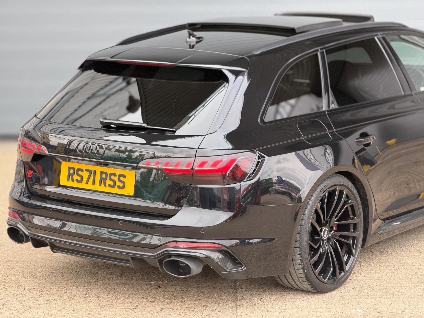 Audi RS4 Avant 2.9 TFSI V6 Carbon Black Estate 5dr Petrol Tiptronic quattro Euro 6 (s/s) (450 ps)