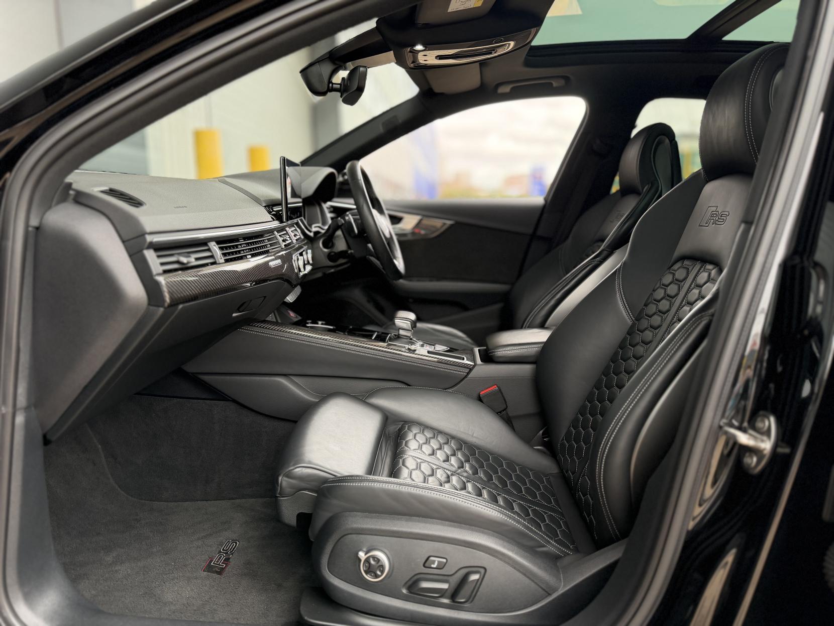 Audi RS4 Avant 2.9 TFSI V6 Carbon Black Estate 5dr Petrol Tiptronic quattro Euro 6 (s/s) (450 ps)