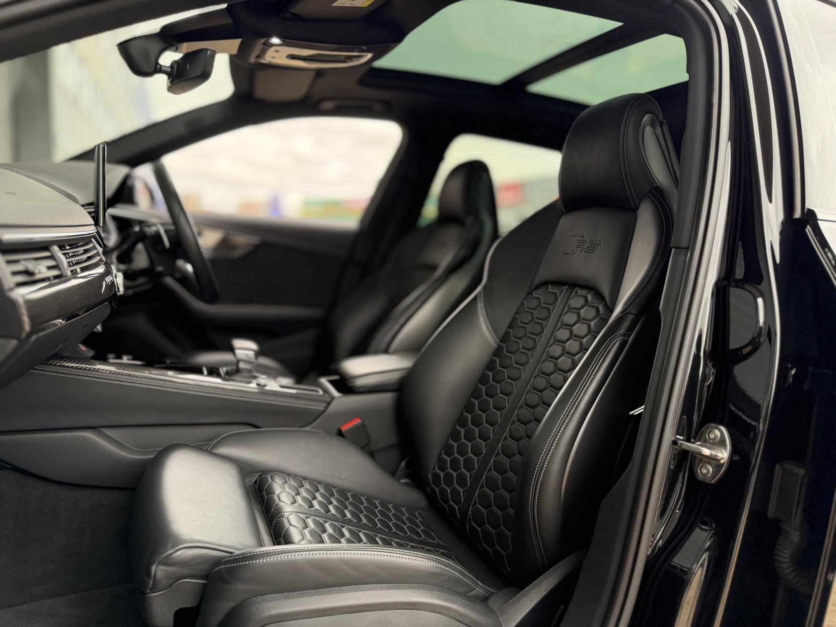 Audi RS4 Avant 2.9 TFSI V6 Carbon Black Estate 5dr Petrol Tiptronic quattro Euro 6 (s/s) (450 ps)