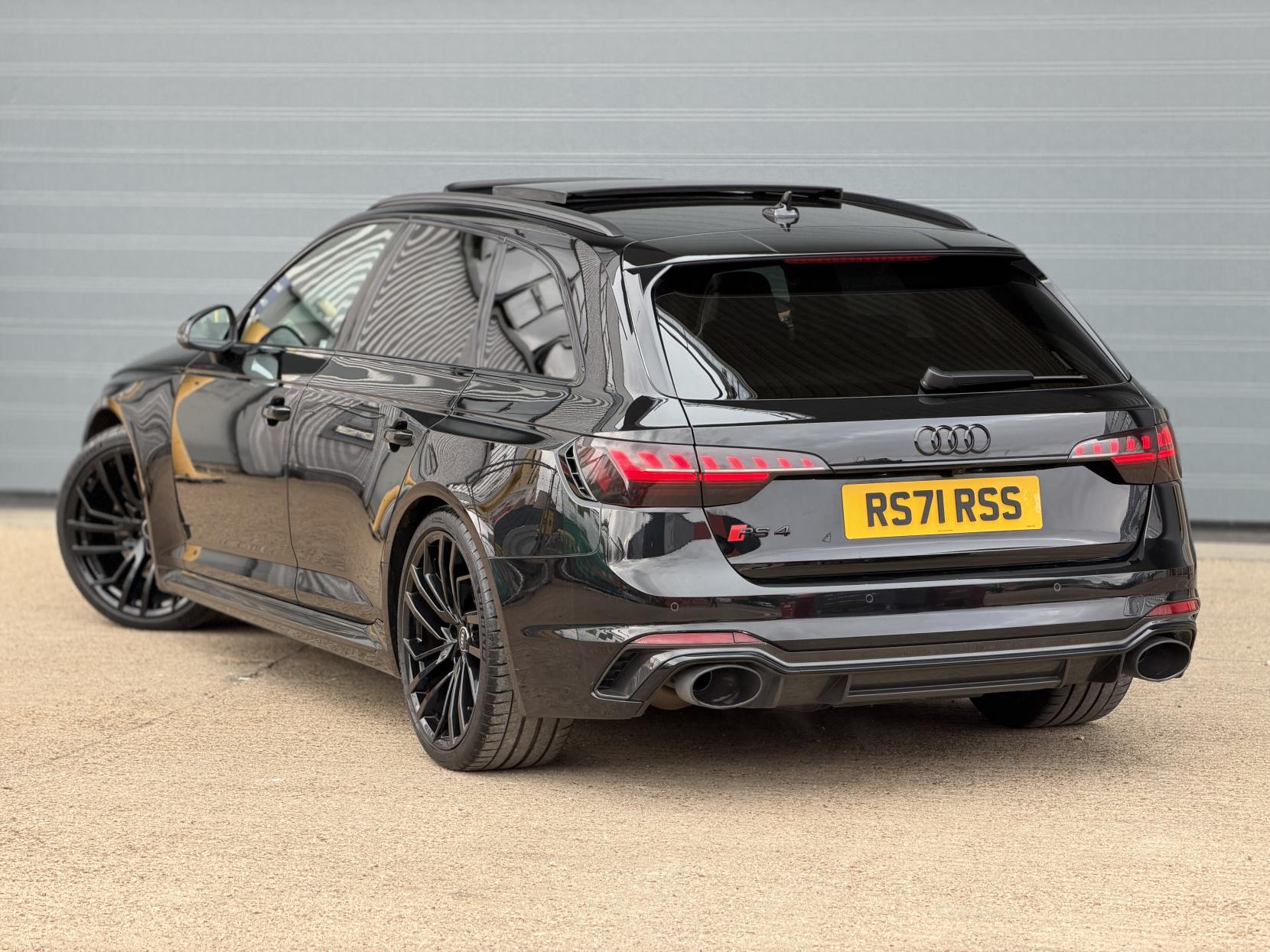 Audi RS4 Avant 2.9 TFSI V6 Carbon Black Estate 5dr Petrol Tiptronic quattro Euro 6 (s/s) (450 ps)