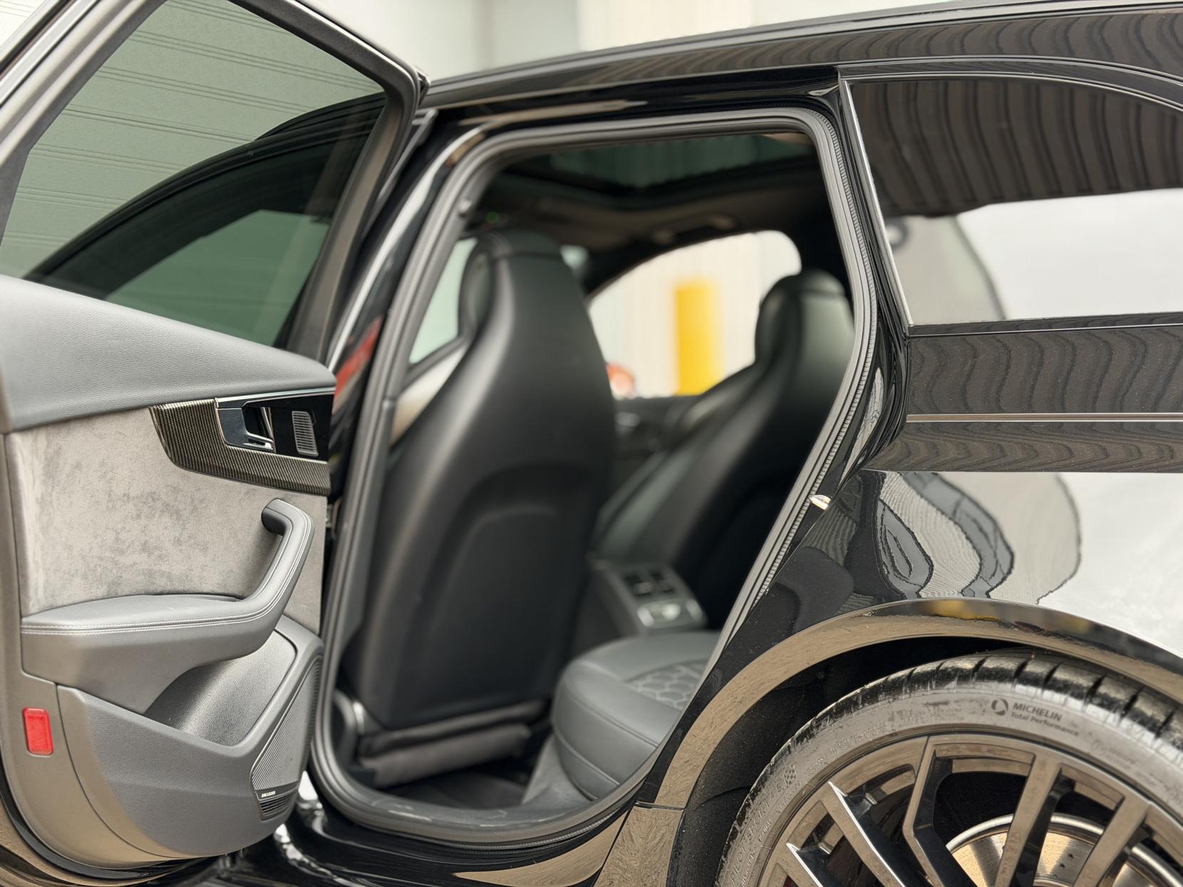 Audi RS4 Avant 2.9 TFSI V6 Carbon Black Estate 5dr Petrol Tiptronic quattro Euro 6 (s/s) (450 ps)