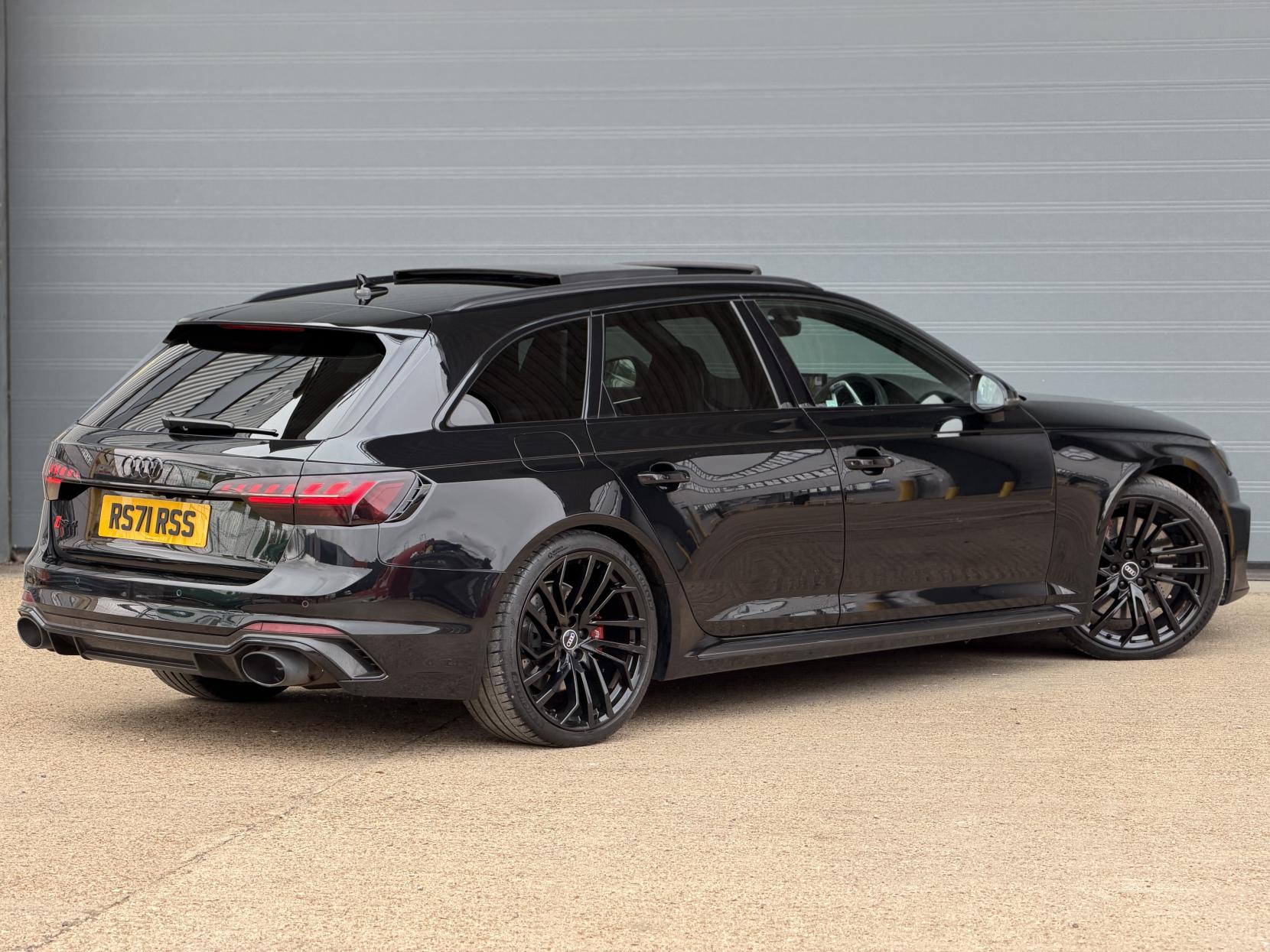 Audi RS4 Avant 2.9 TFSI V6 Carbon Black Estate 5dr Petrol Tiptronic quattro Euro 6 (s/s) (450 ps)