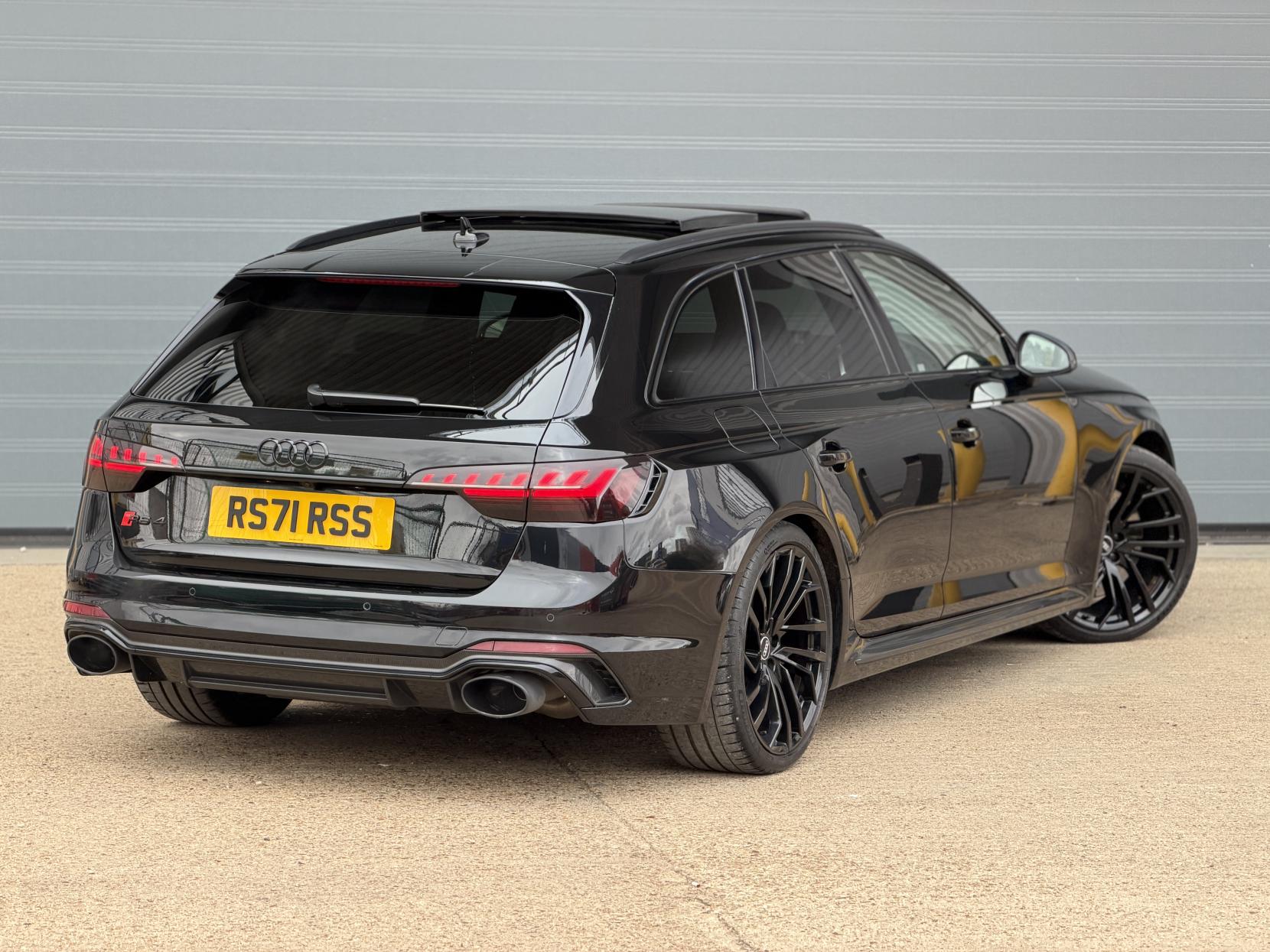 Audi RS4 Avant 2.9 TFSI V6 Carbon Black Estate 5dr Petrol Tiptronic quattro Euro 6 (s/s) (450 ps)