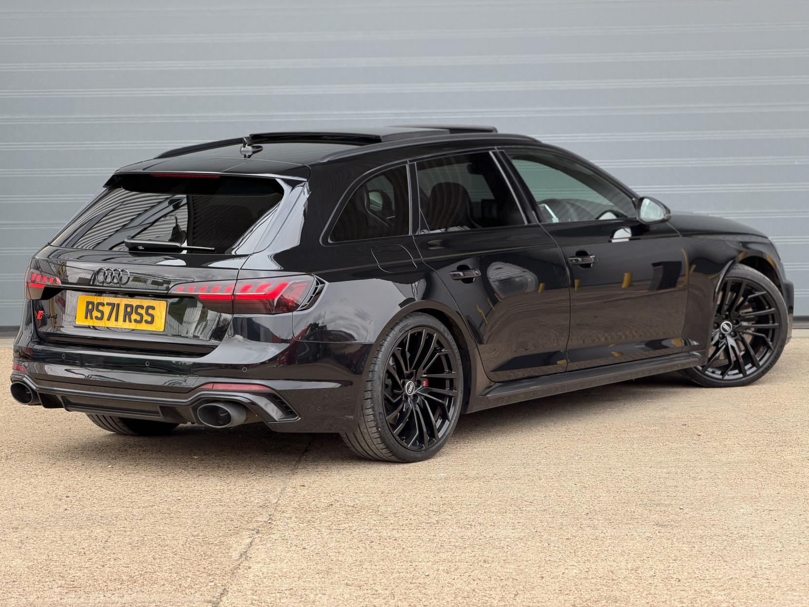 Audi RS4 Avant 2.9 TFSI V6 Carbon Black Estate 5dr Petrol Tiptronic quattro Euro 6 (s/s) (450 ps)