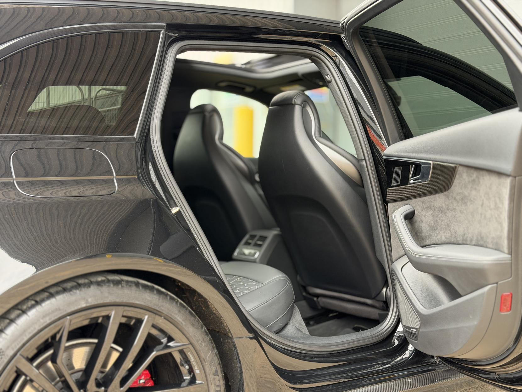 Audi RS4 Avant 2.9 TFSI V6 Carbon Black Estate 5dr Petrol Tiptronic quattro Euro 6 (s/s) (450 ps)