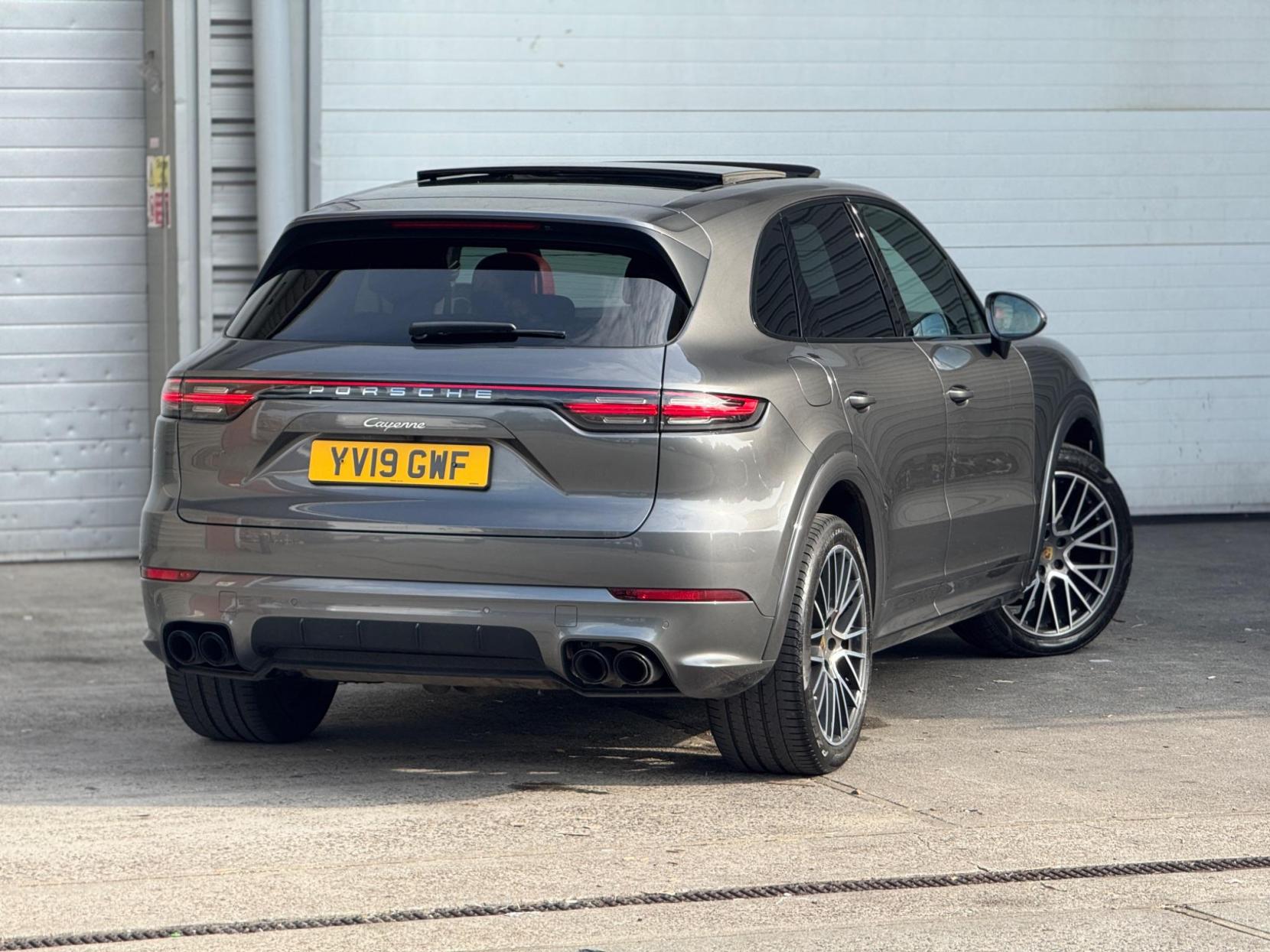 Porsche Cayenne 3.0T V6 TiptronicS 4WD Euro 6 (s/s) 5dr