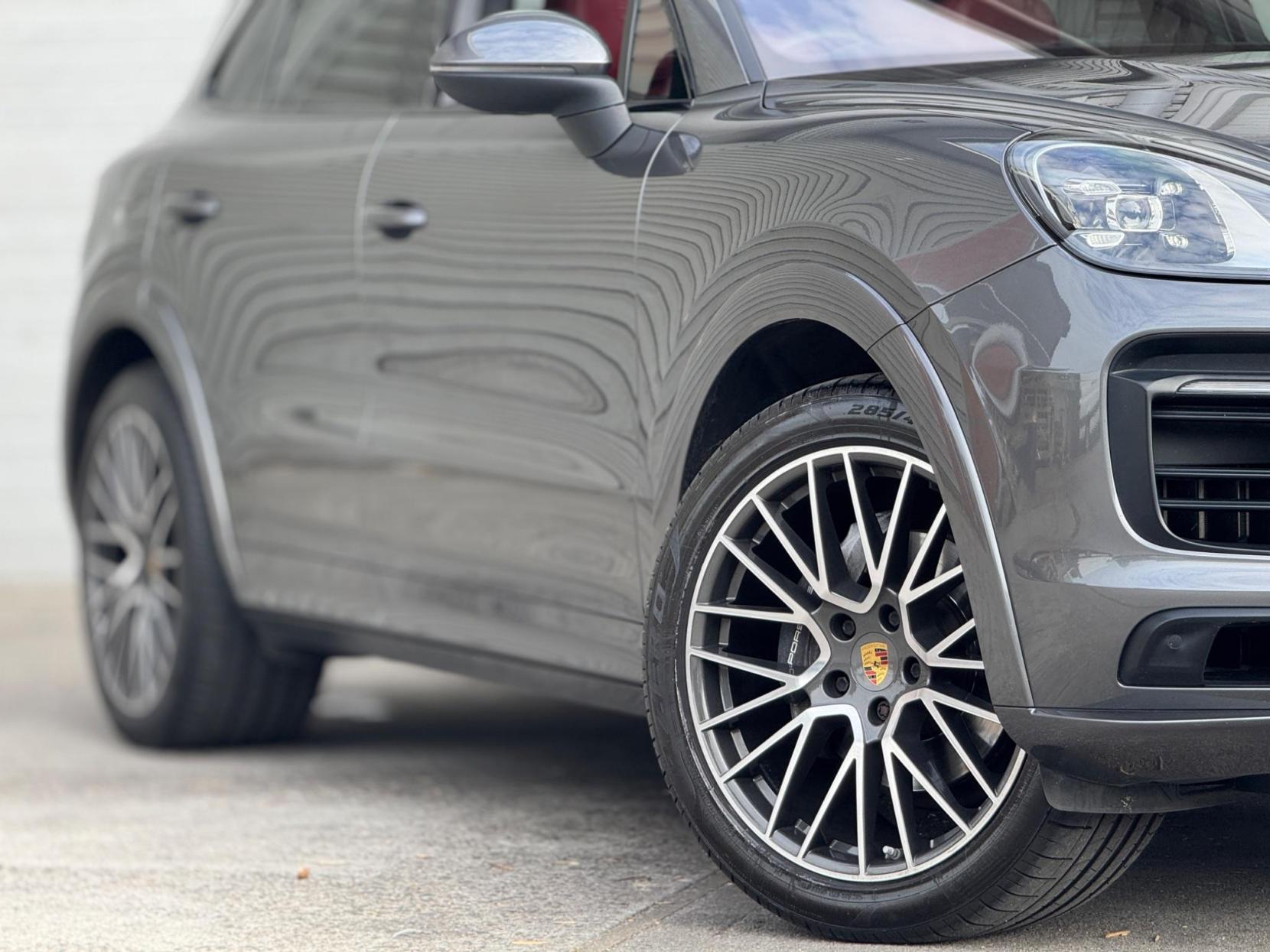 Porsche Cayenne 3.0T V6 TiptronicS 4WD Euro 6 (s/s) 5dr