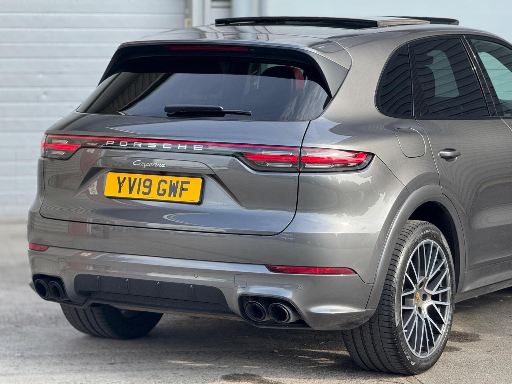 Porsche Cayenne 3.0T V6 TiptronicS 4WD Euro 6 (s/s) 5dr