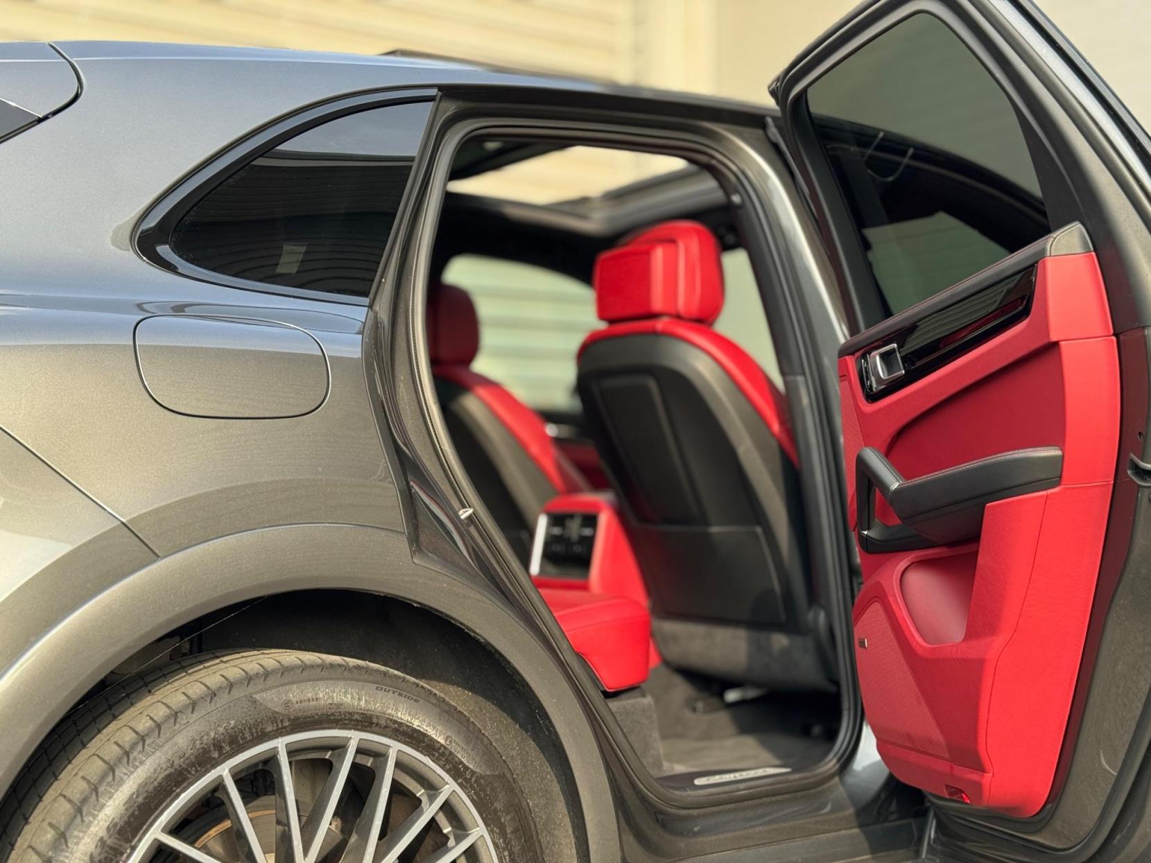 Porsche Cayenne 3.0T V6 TiptronicS 4WD Euro 6 (s/s) 5dr