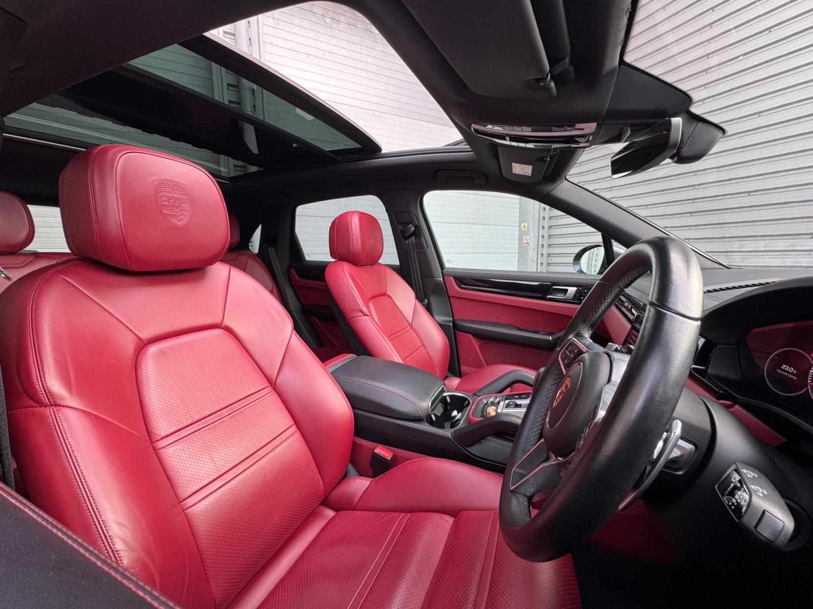 Porsche Cayenne 3.0T V6 TiptronicS 4WD Euro 6 (s/s) 5dr