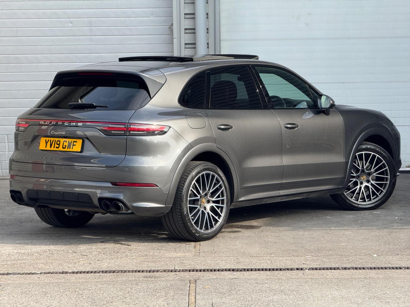 Porsche Cayenne 3.0T V6 TiptronicS 4WD Euro 6 (s/s) 5dr