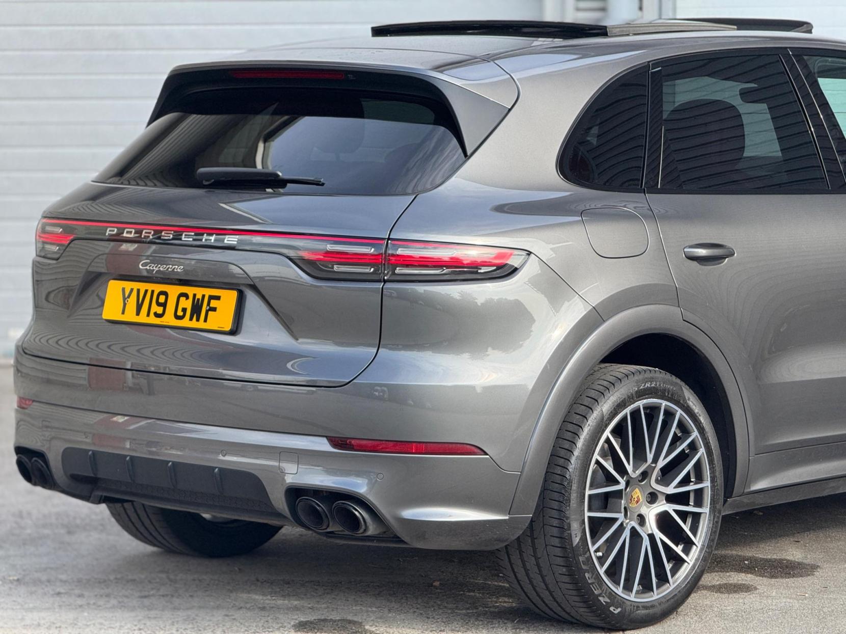Porsche Cayenne 3.0T V6 TiptronicS 4WD Euro 6 (s/s) 5dr