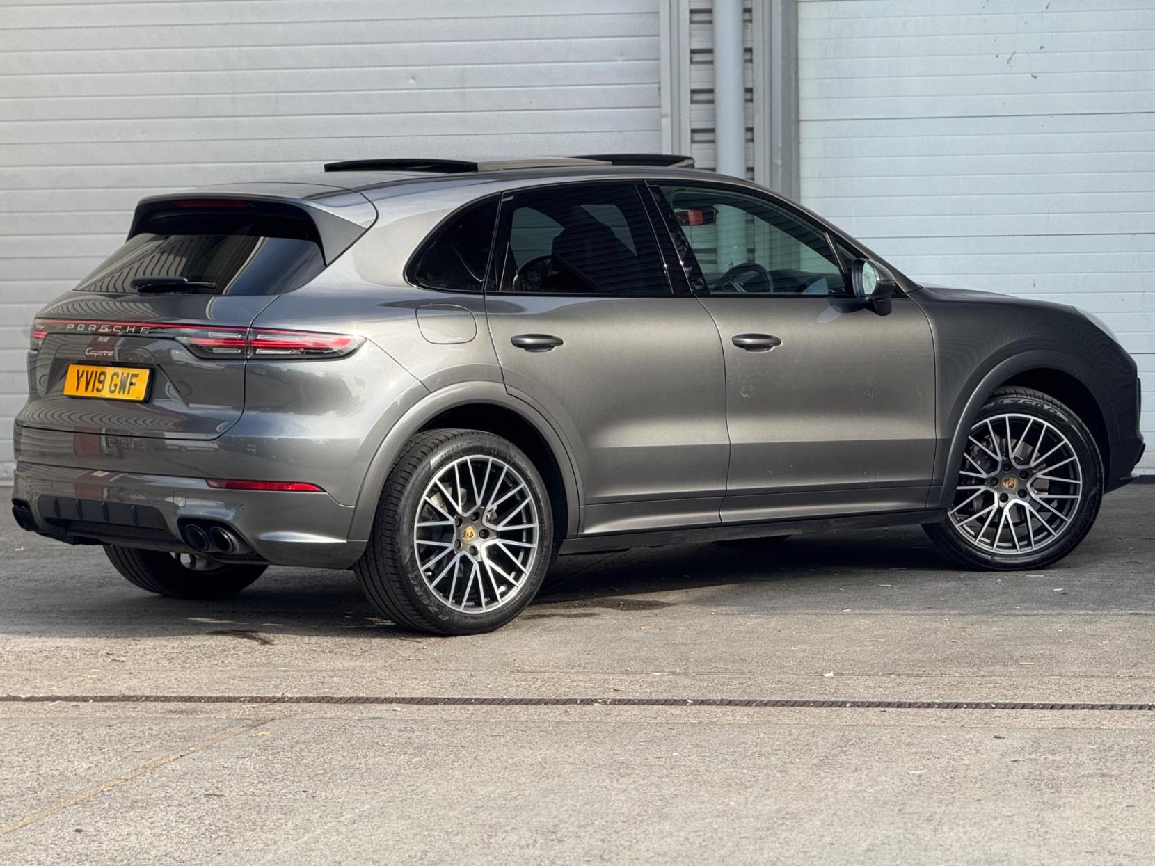 Porsche Cayenne 3.0T V6 TiptronicS 4WD Euro 6 (s/s) 5dr