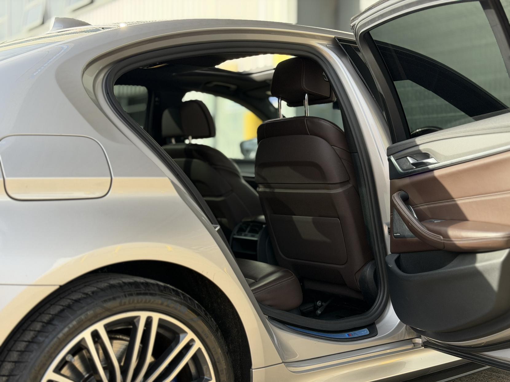 BMW 5 Series 2.0 530e 12kWh M Sport Saloon 4dr Petrol Plug-in Hybrid Auto xDrive Euro 6 (s/s) (252 ps)