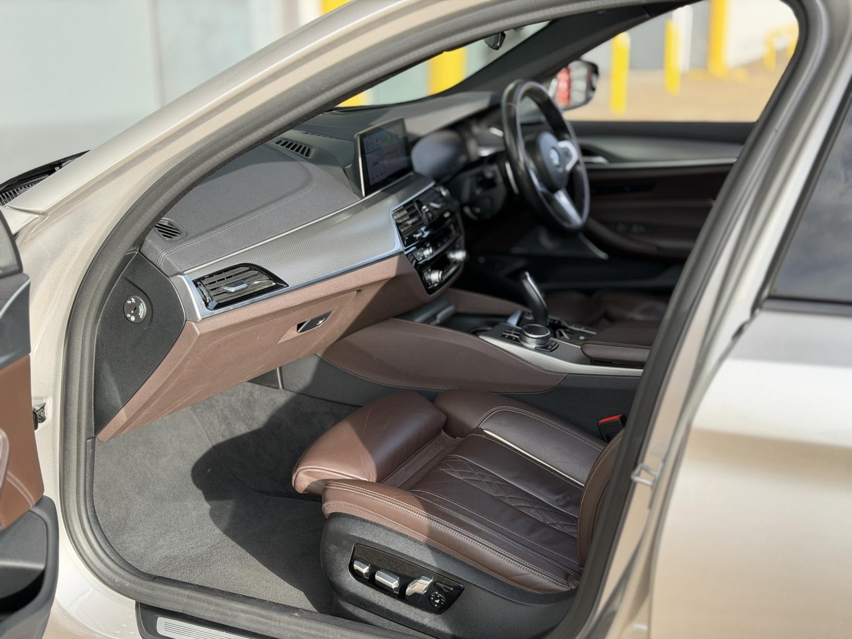 BMW 5 Series 2.0 530e 12kWh M Sport Saloon 4dr Petrol Plug-in Hybrid Auto xDrive Euro 6 (s/s) (252 ps)